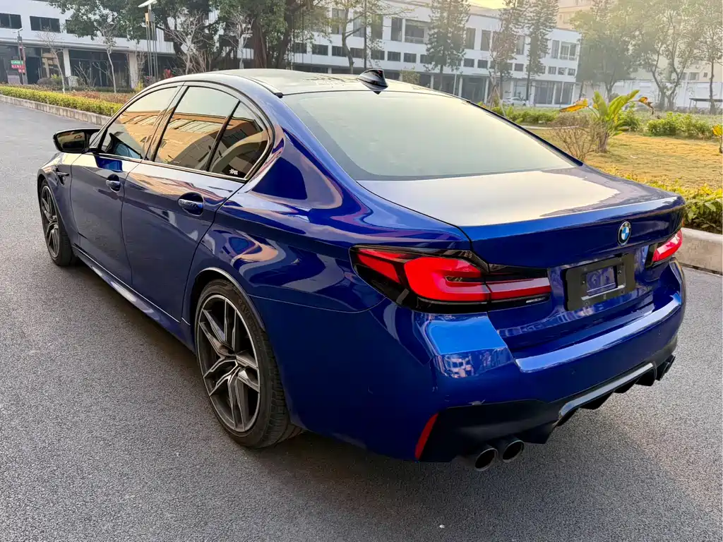 BMW M5 2021
