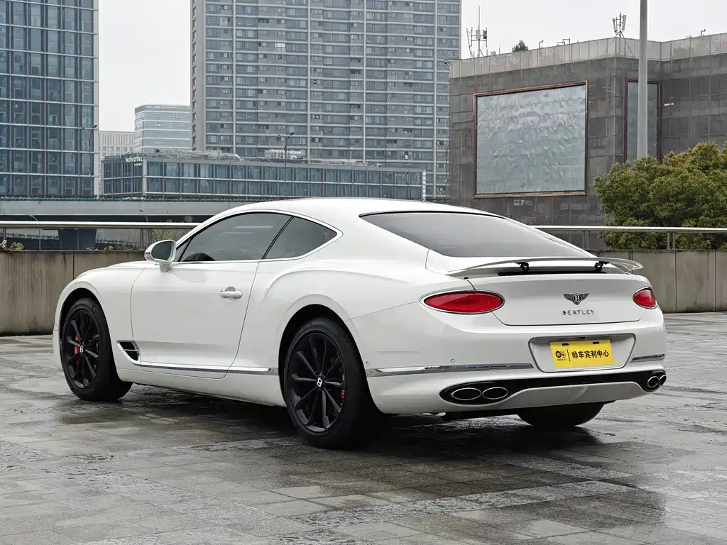 Bentley Continental 2021