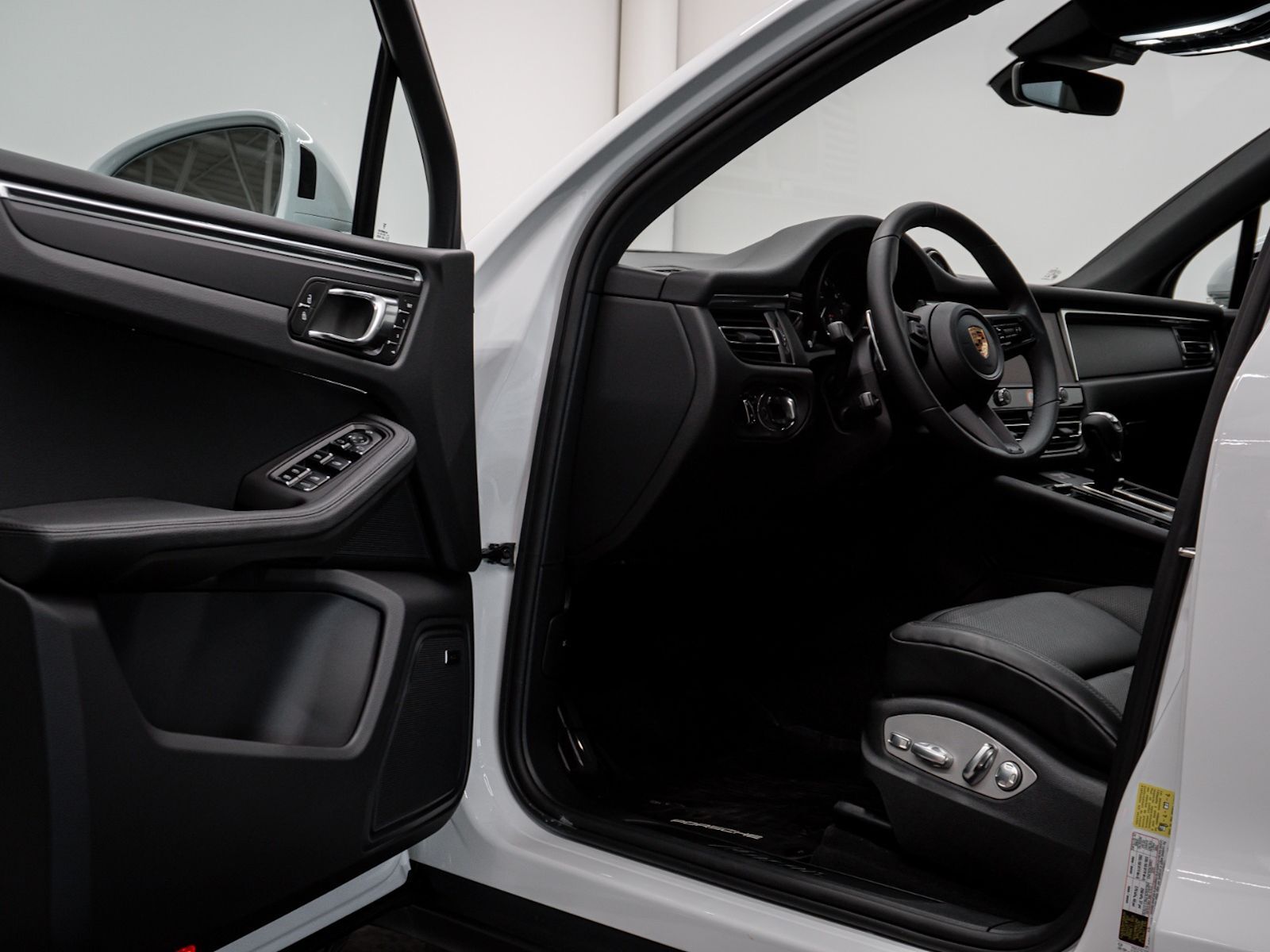 Porsche Macan 2025