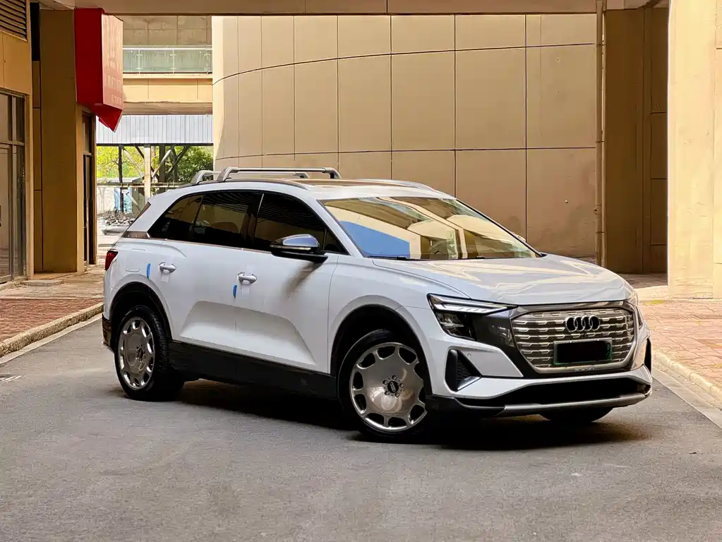 Audi Q5 e-tron 2023