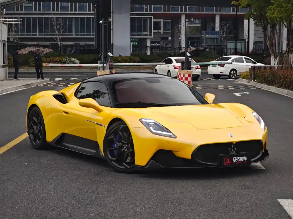 Maserati MC20 2023