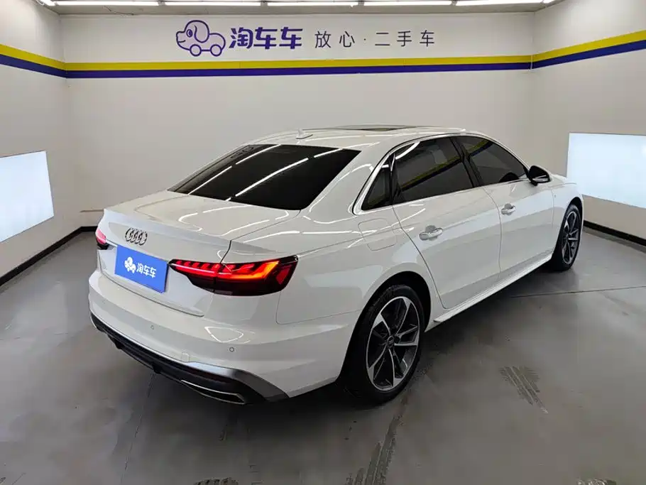 Audi A4 2024