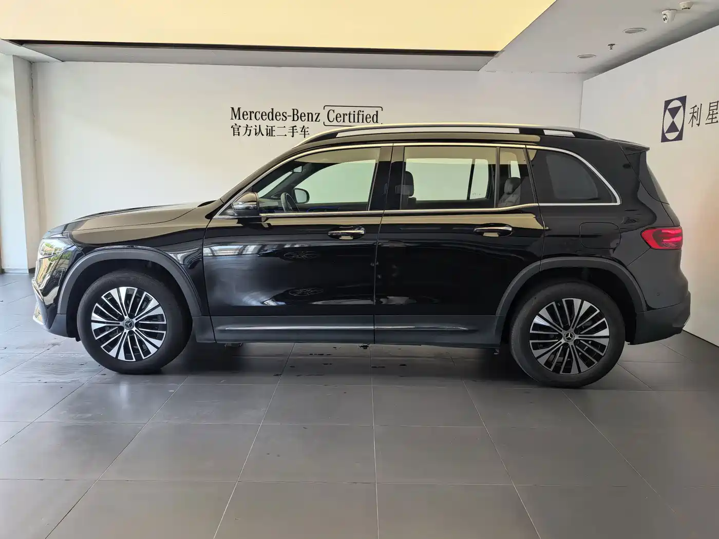 Mercedes-Benz EQB 2024