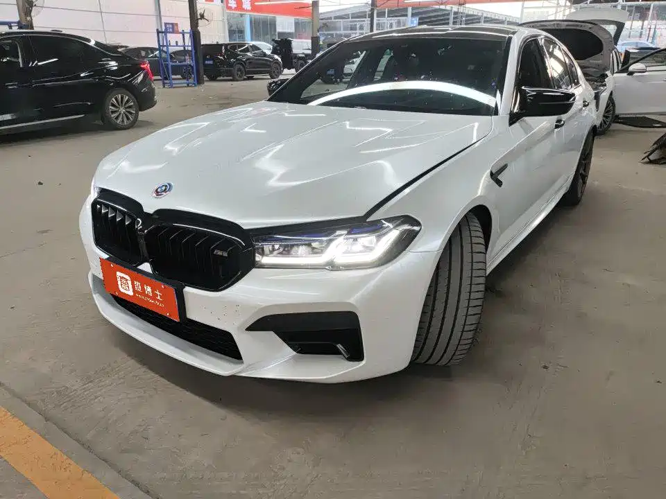 BMW M5 2022