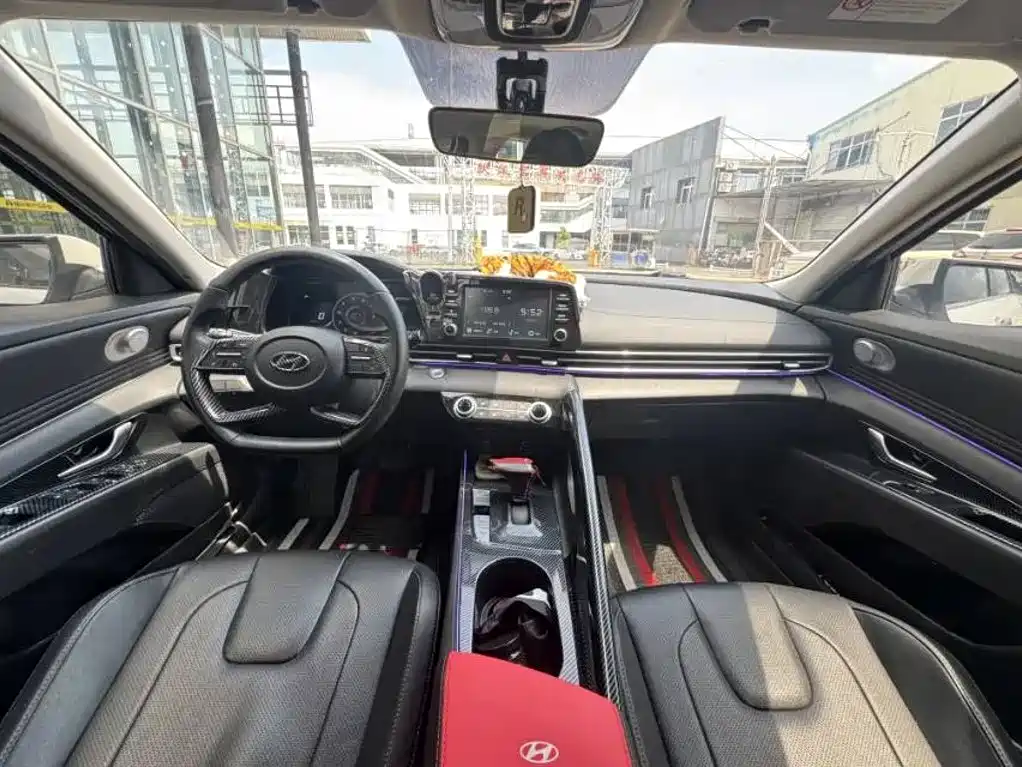 Hyundai Elantra 2023