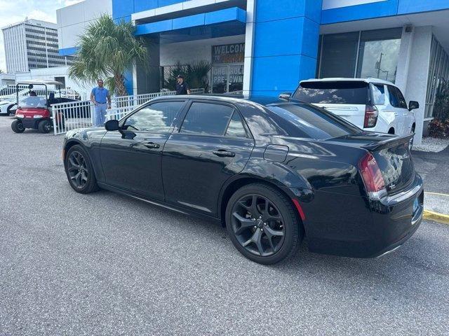 Chrysler 300 2022