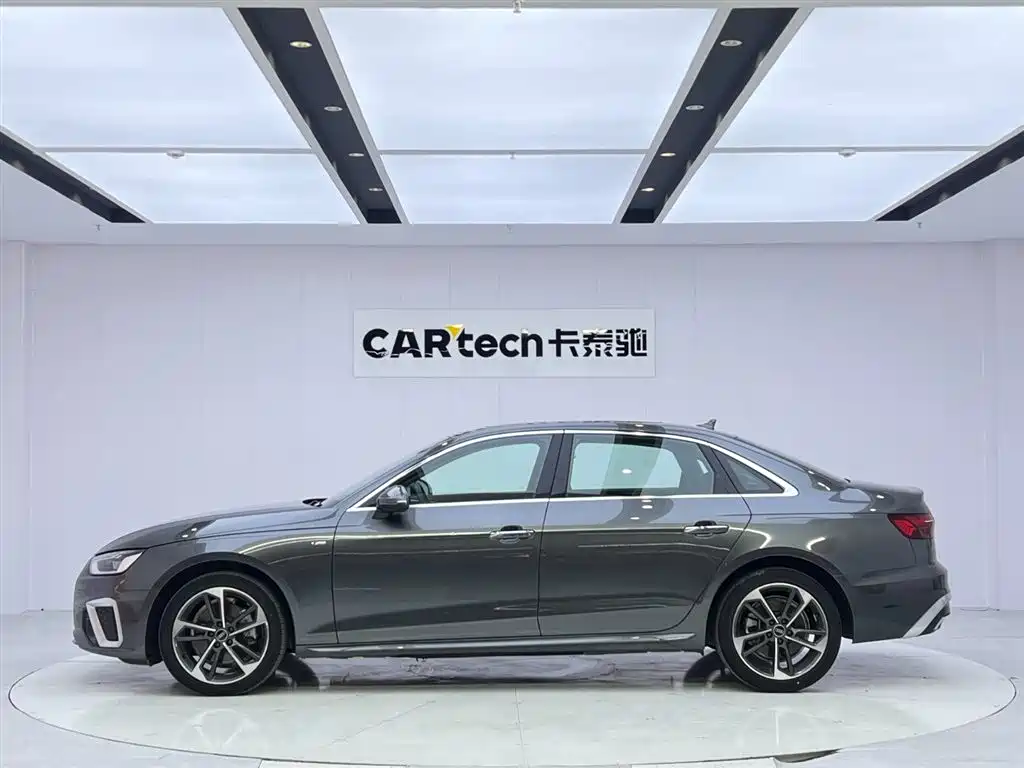 Audi A4 2023