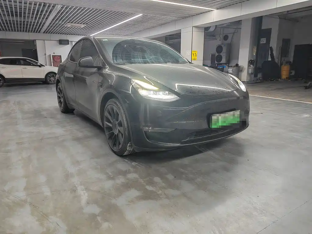 Tesla Model Y 2021