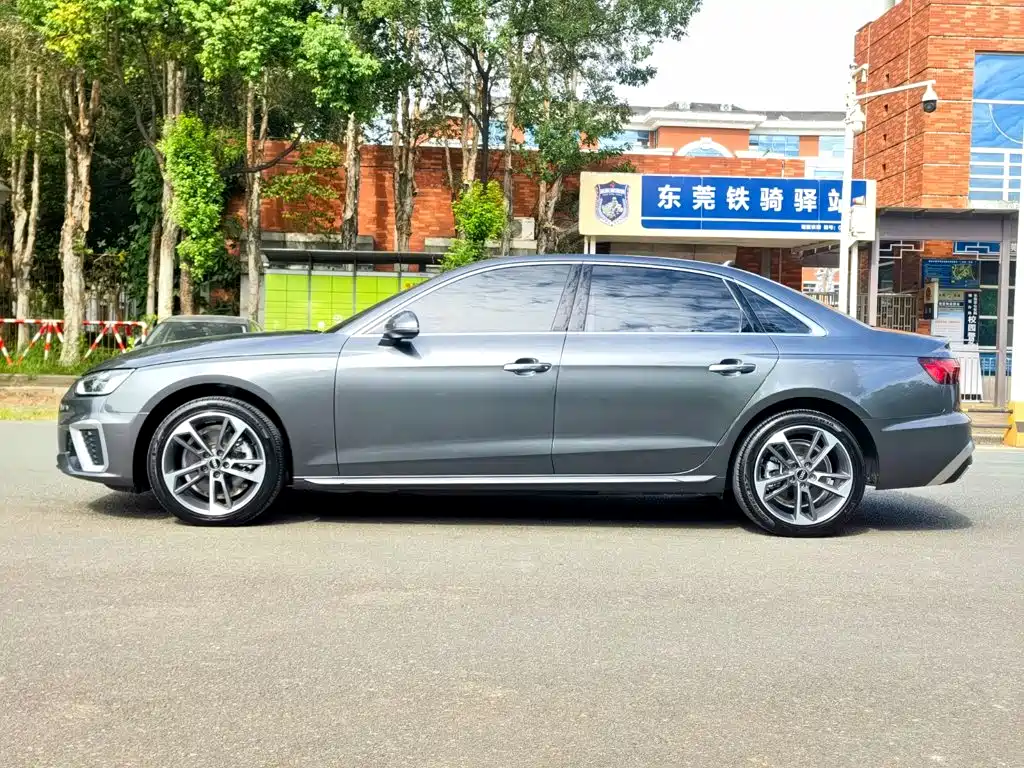 Audi A4 2025