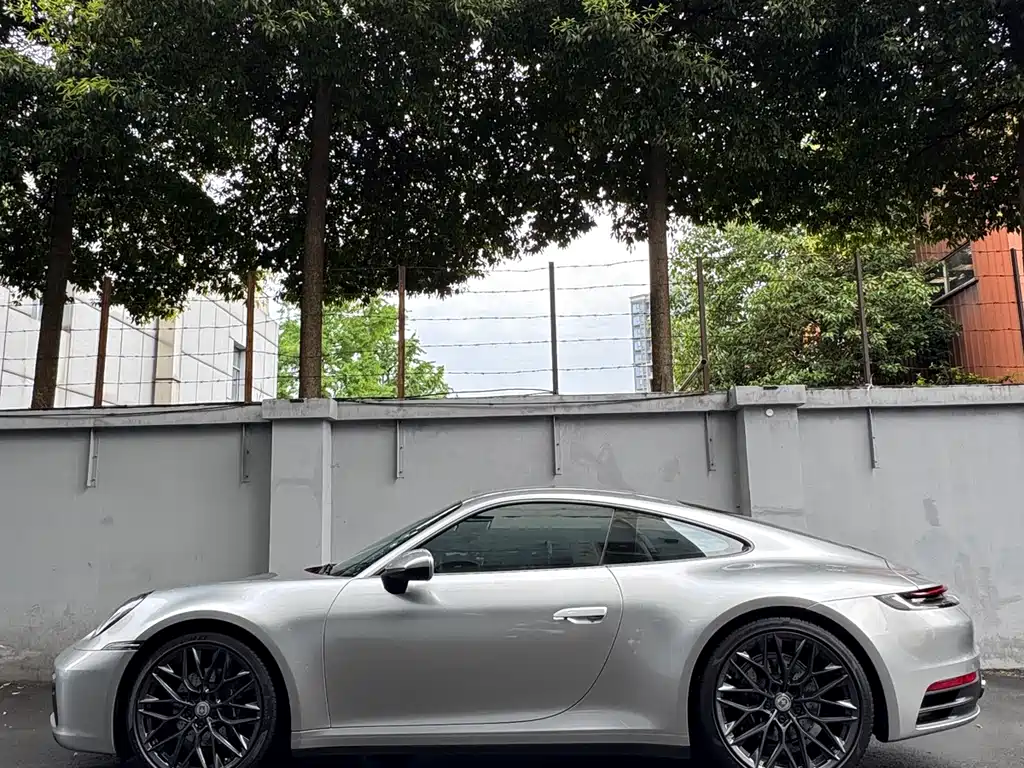 Porsche 911 2021