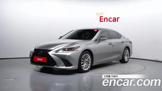 Lexus ES 2021