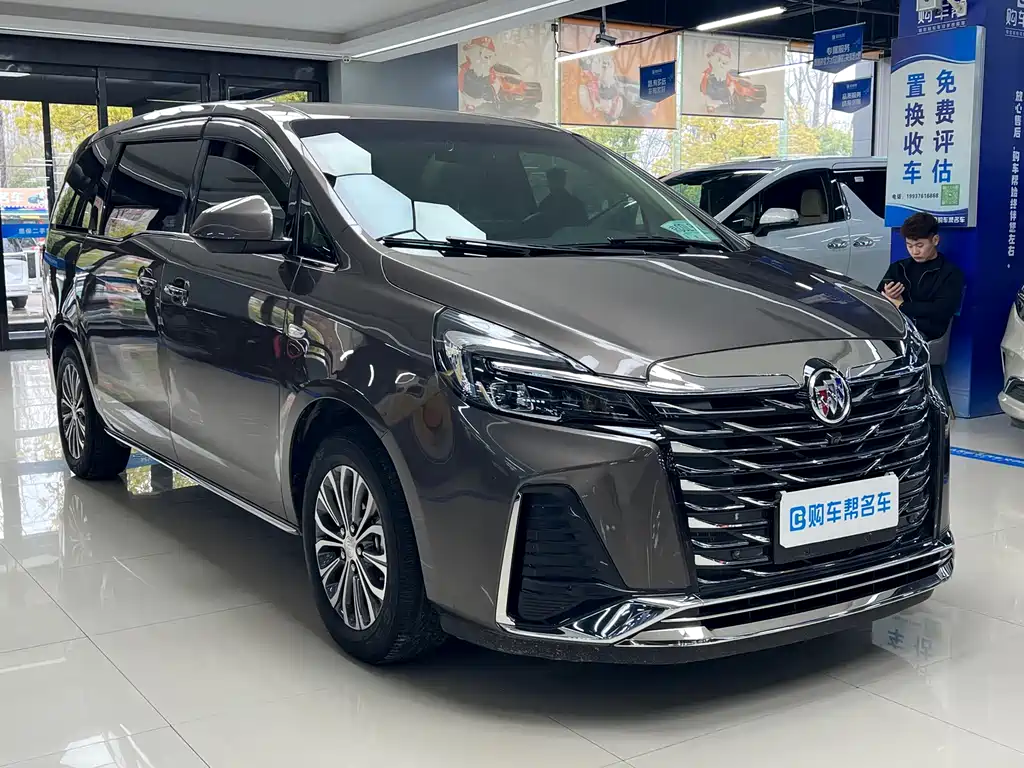 Buick GL8 2024