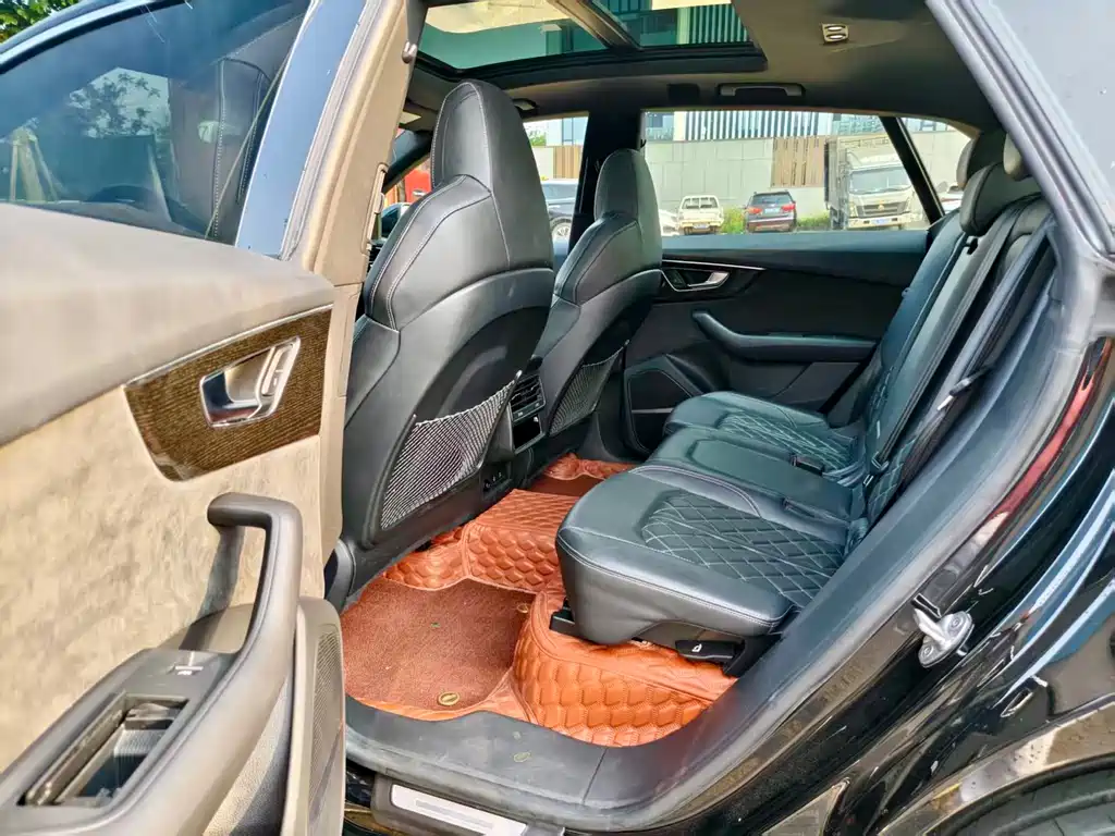 Audi Q8 2023