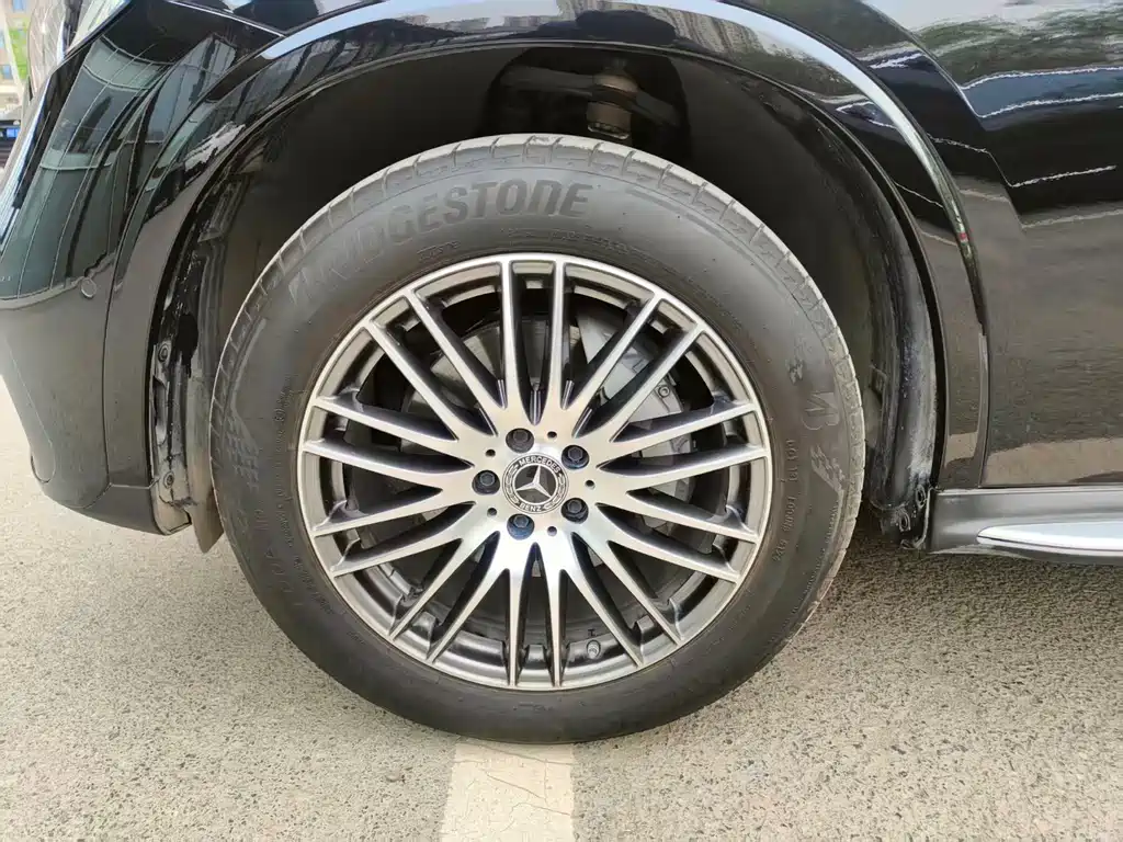 Mercedes-Benz GLC 2025
