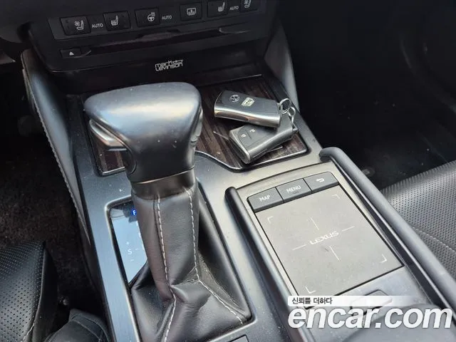 Lexus ES 2021