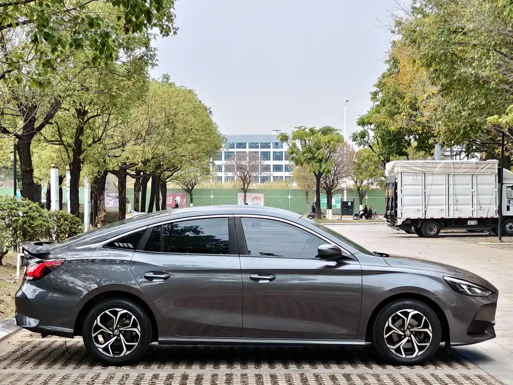 MG MG5 2021