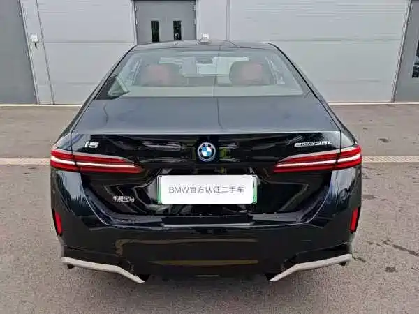 BMW i5 2025