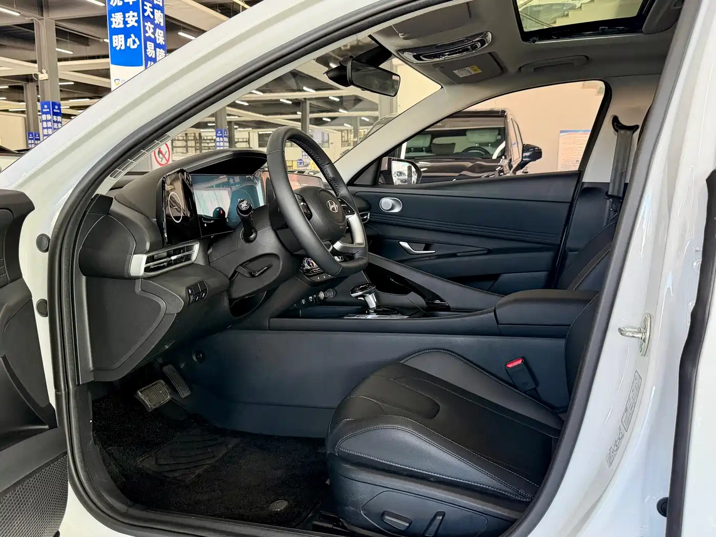 Hyundai Elantra 2023