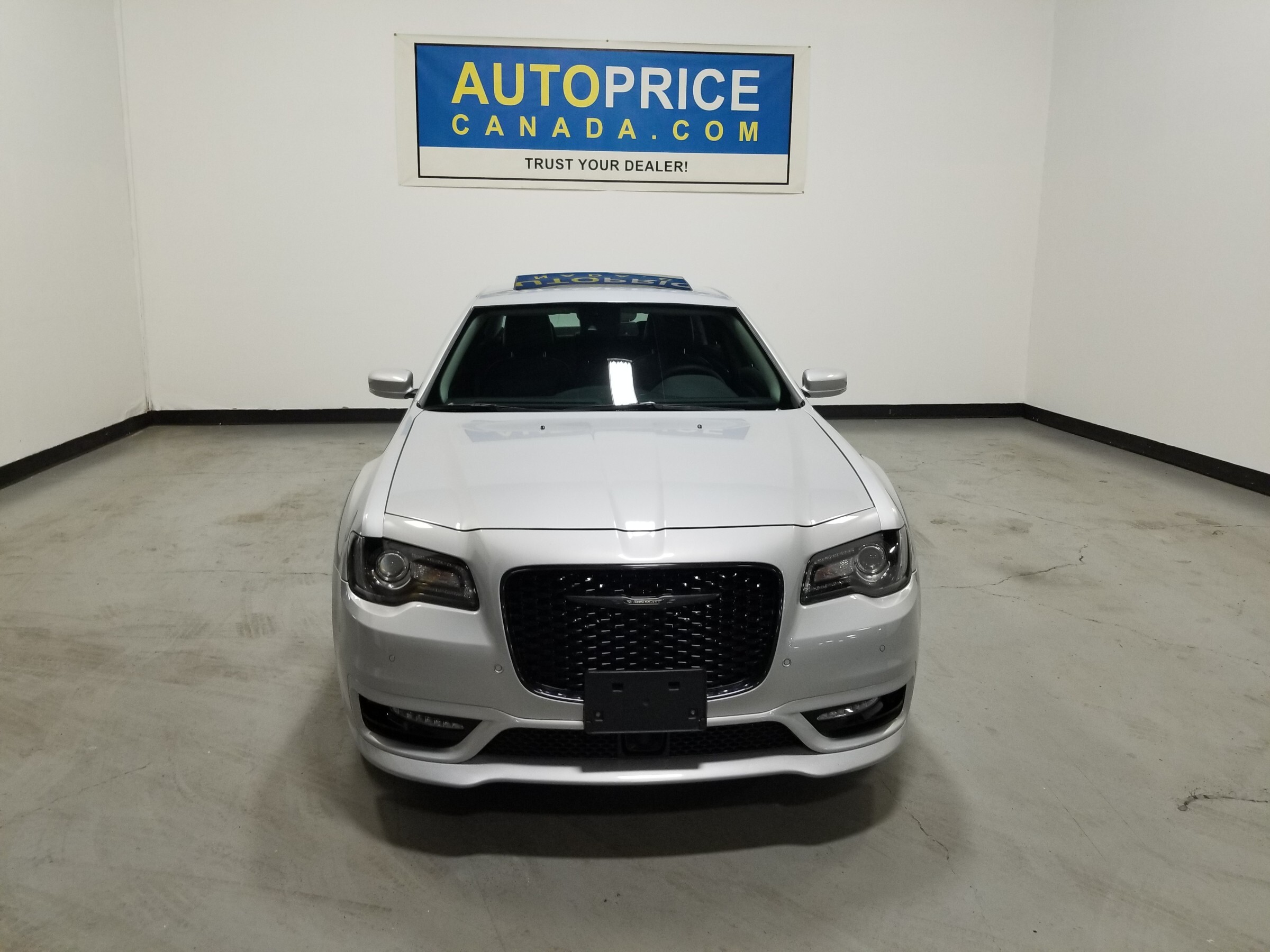 Chrysler 300 2023