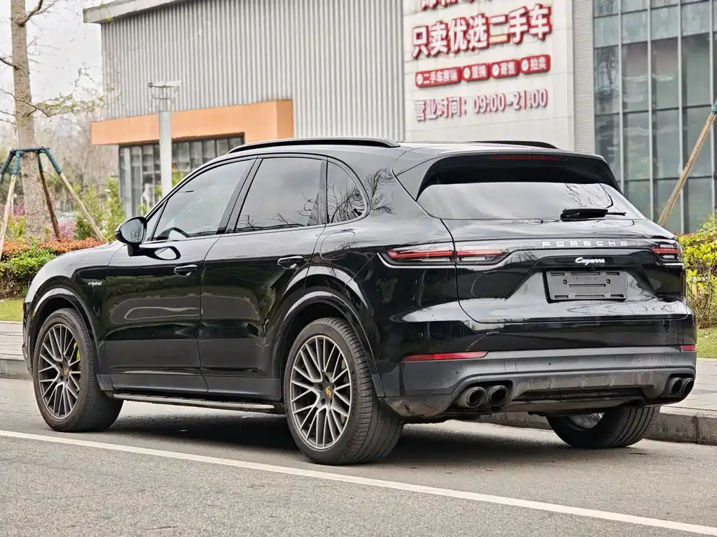 Porsche Cayenne 2021