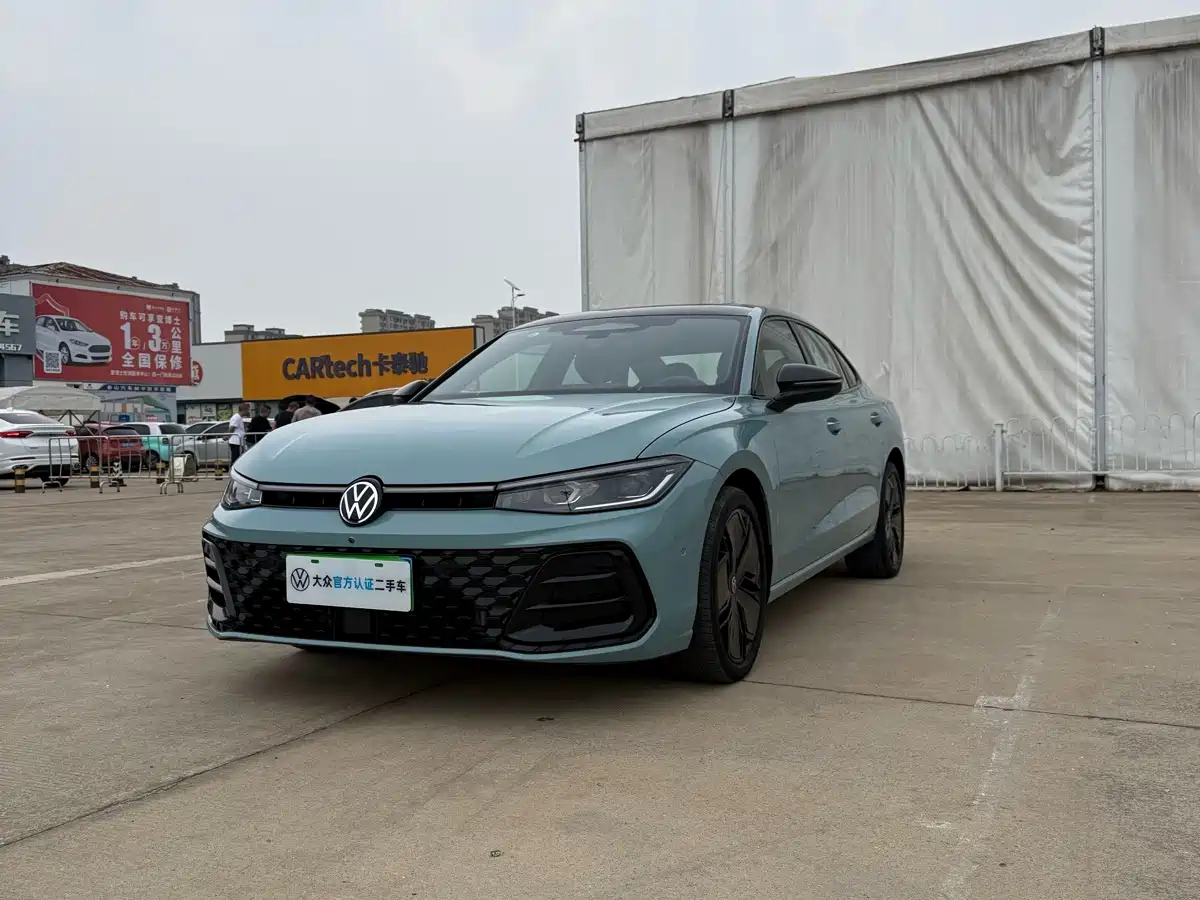 Volkswagen Passat 2024