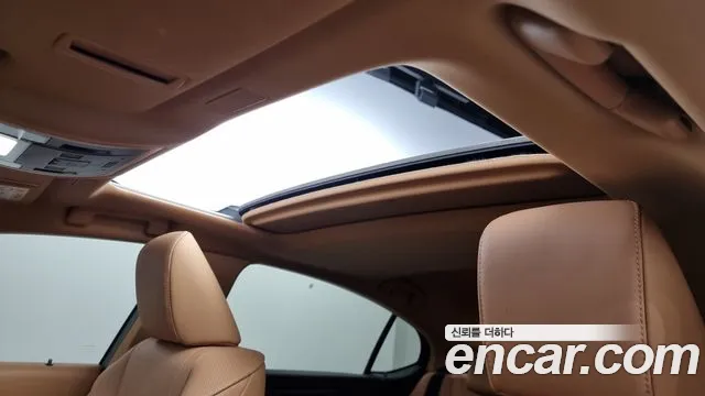 Lexus ES 2024