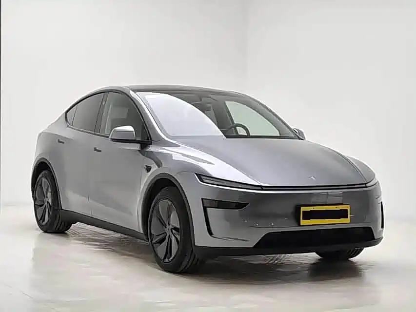Tesla Model Y 2025