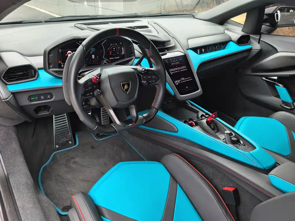 Lamborghini Revuelto 2025
