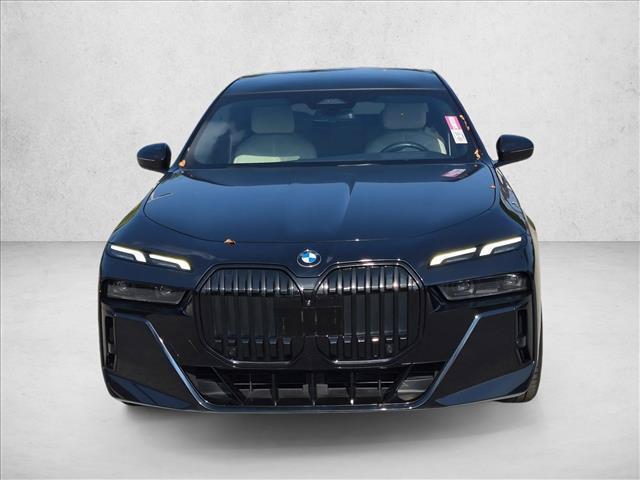 BMW 740 2023