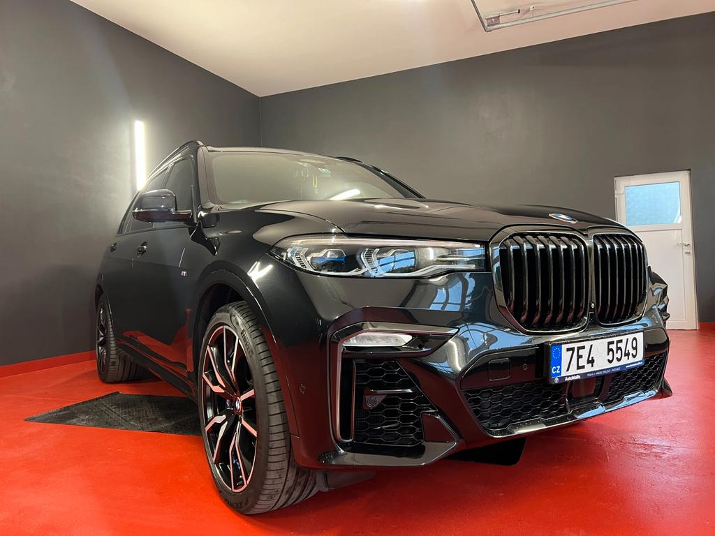 BMW X7 2021
