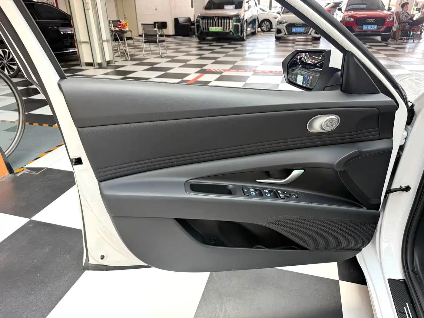 Hyundai Elantra 2023