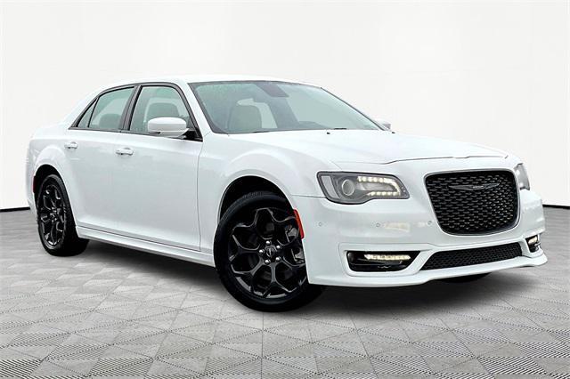 Chrysler 300 2022