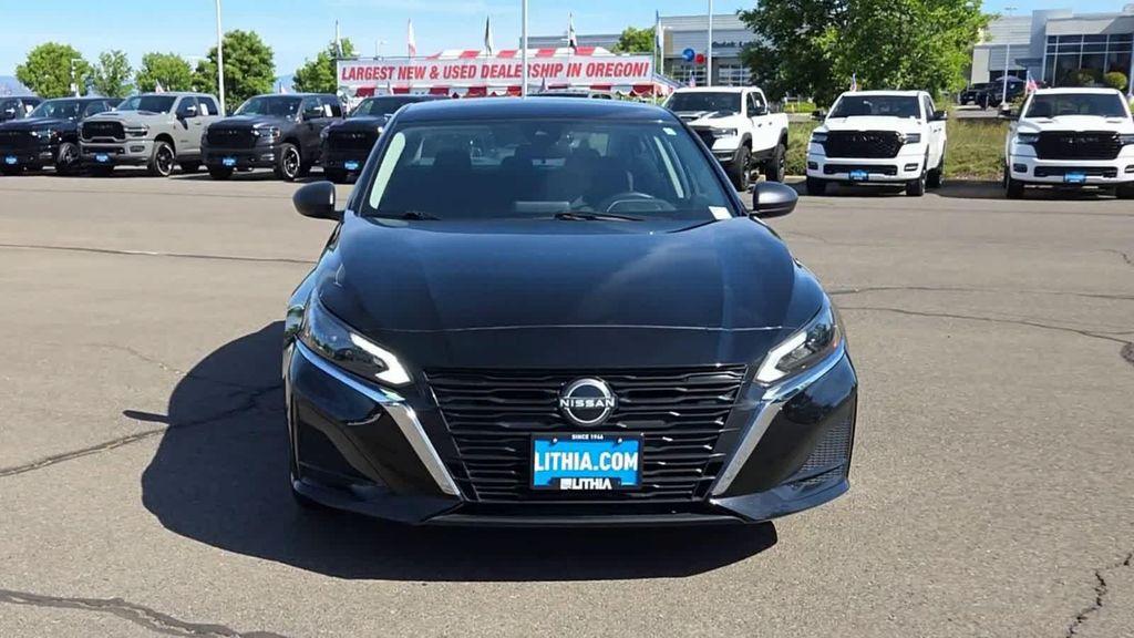 Nissan Altima 2025