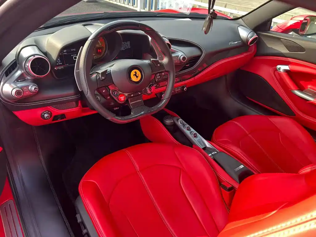 Ferrari F8 2021