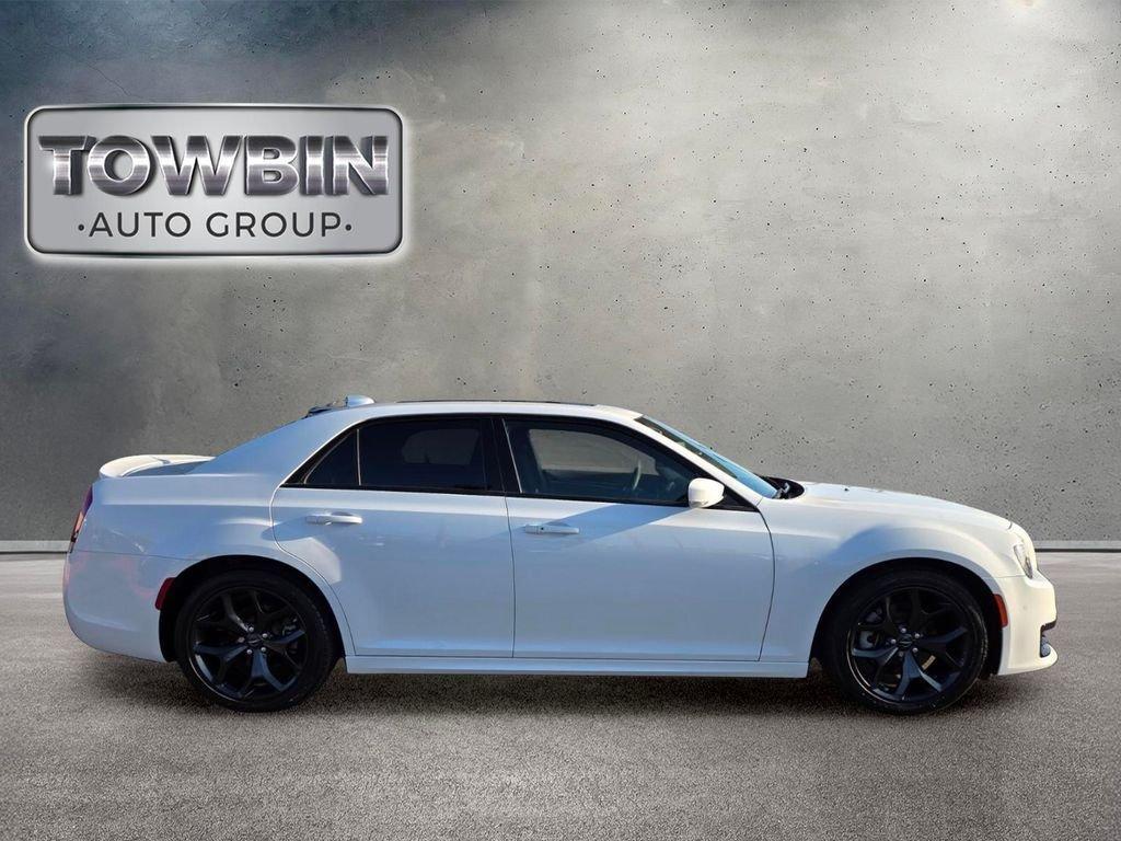 Chrysler 300 2023