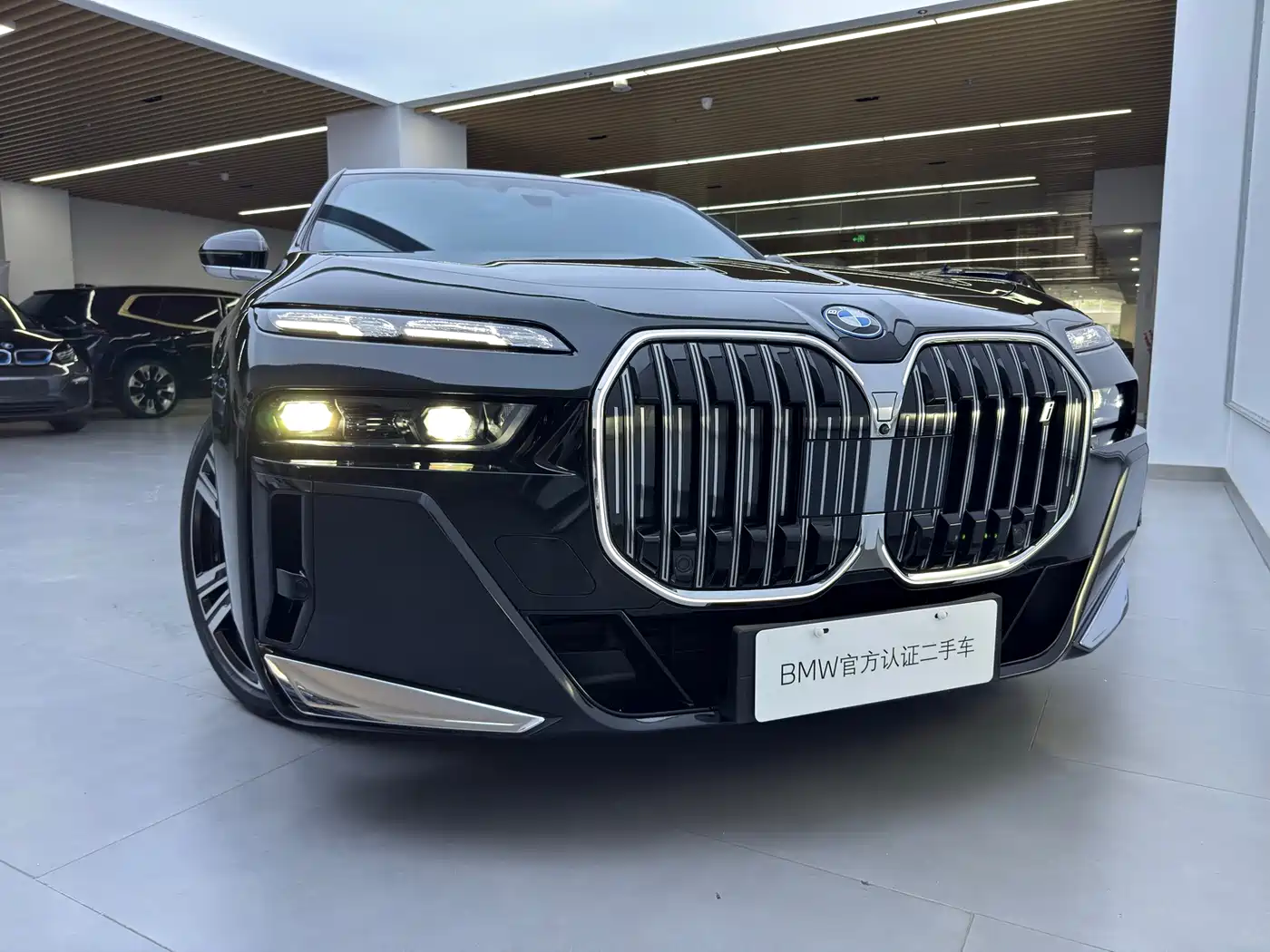 BMW i7 2025