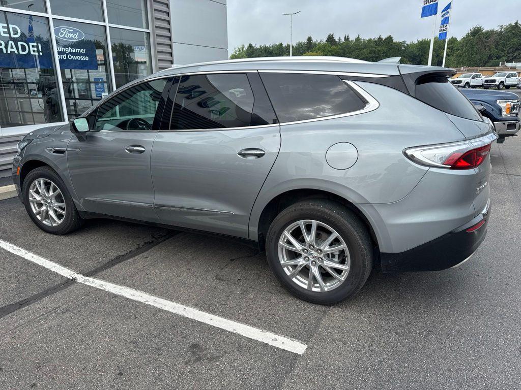 Buick Enclave 2023
