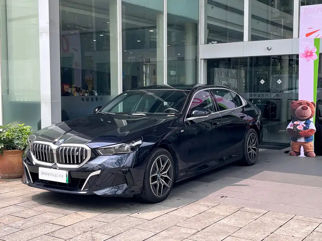 BMW i5 2025