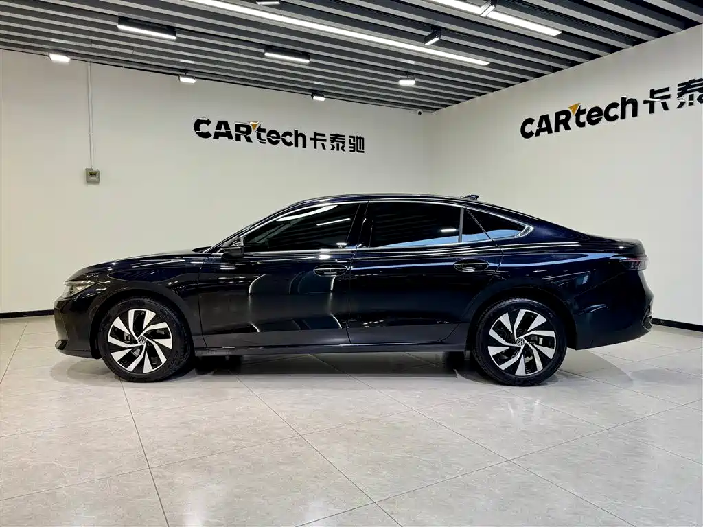 Volkswagen Passat 2025