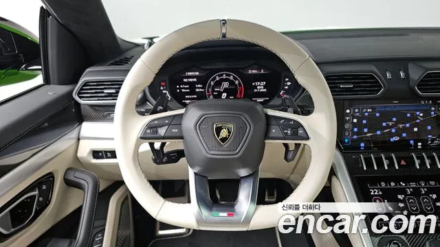 Lamborghini Urus 2024