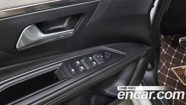 Peugeot 5008 2021