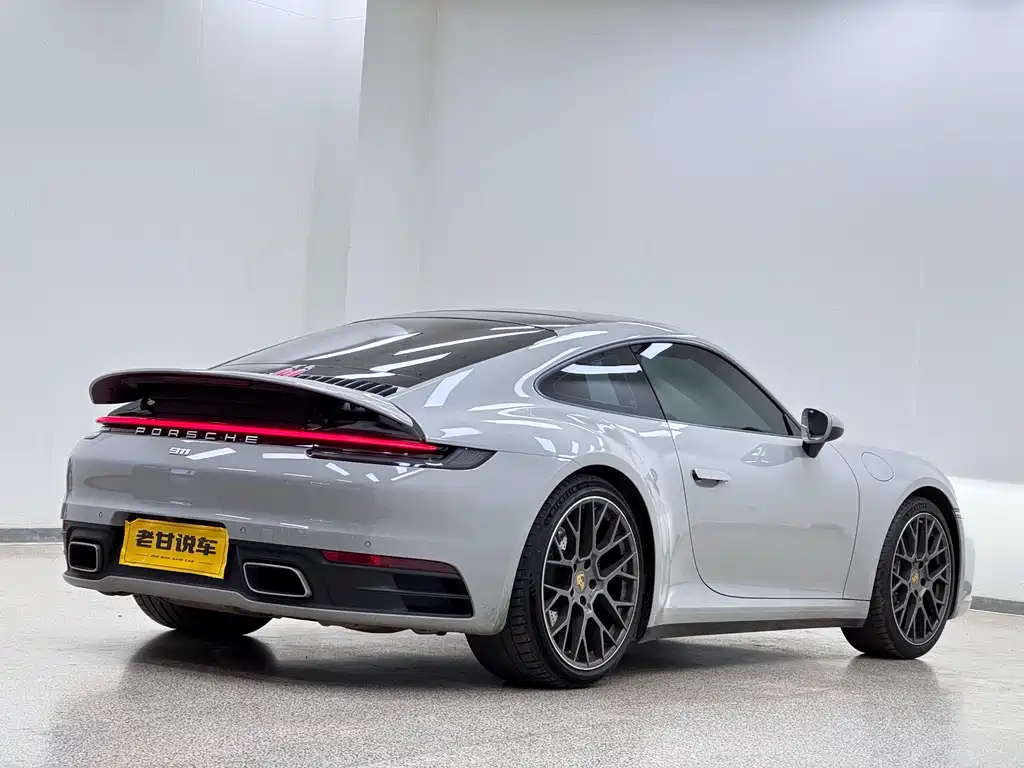 Porsche 911 2023
