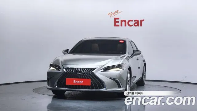 Lexus ES 2023