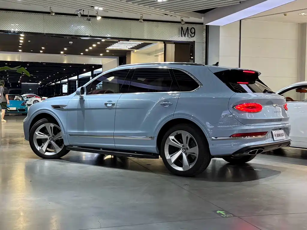 Bentley Bentayga 2023
