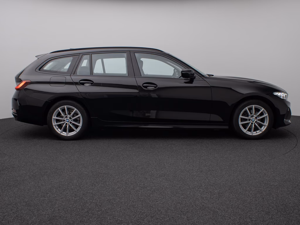 BMW 318 2024