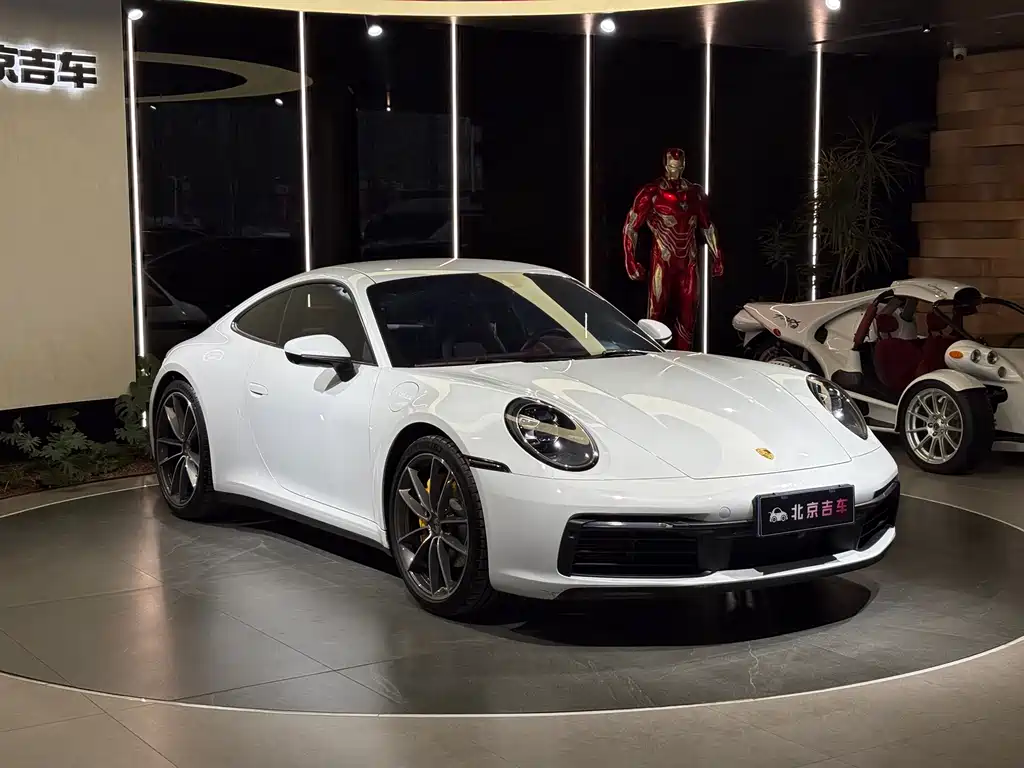 Porsche 911 2023