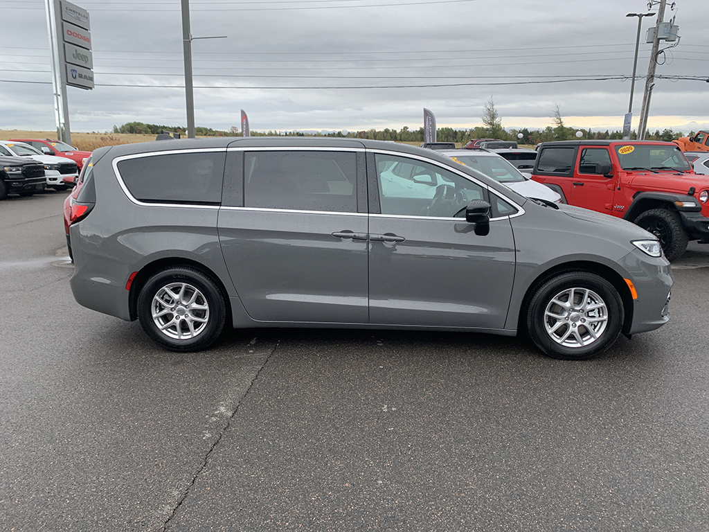 Chrysler Pacifica 2025