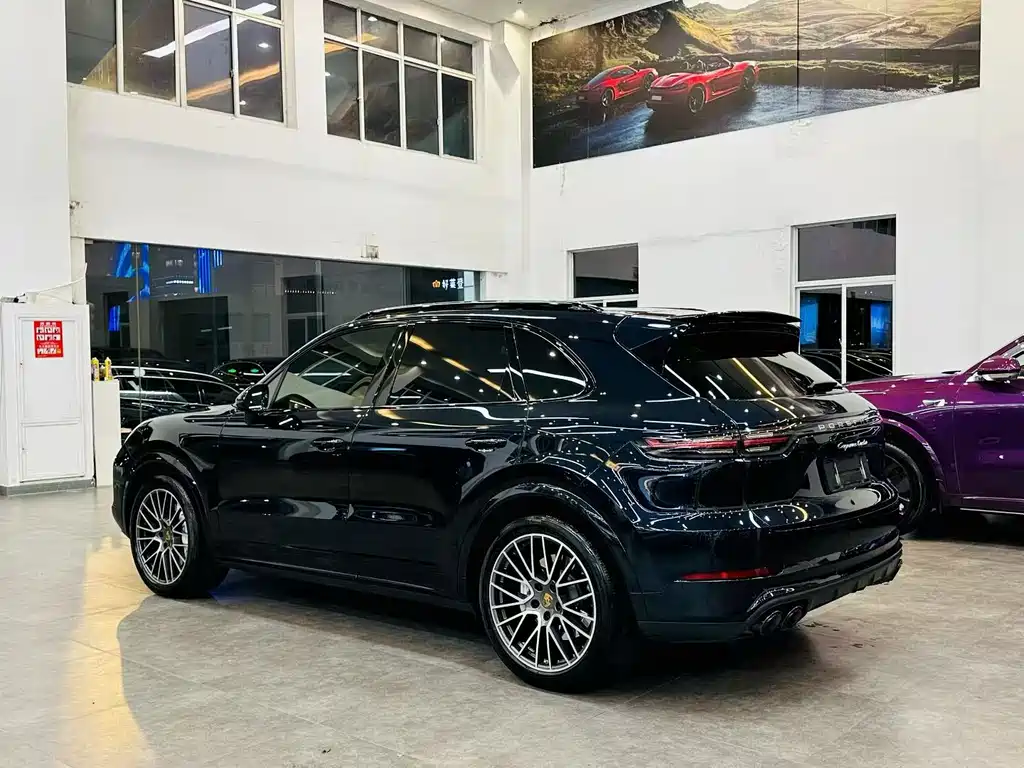 Porsche Cayenne 2021