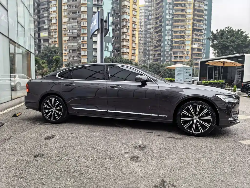Volvo S90 2023
