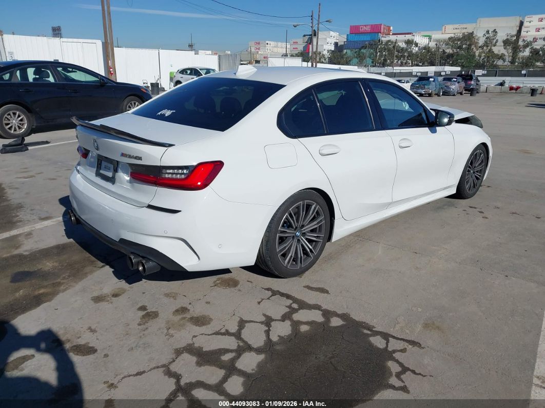 BMW 3 серии 2021